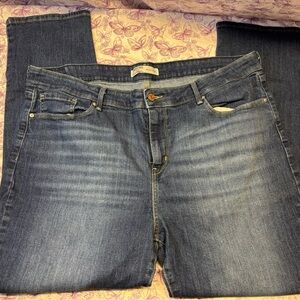 Levi's Women's Straight Leg Jeans in Classic Blue